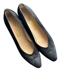 Salvatore Ferragamo Women's Black Suede Classic Minimalist Pumps Vintage 10 AAAA